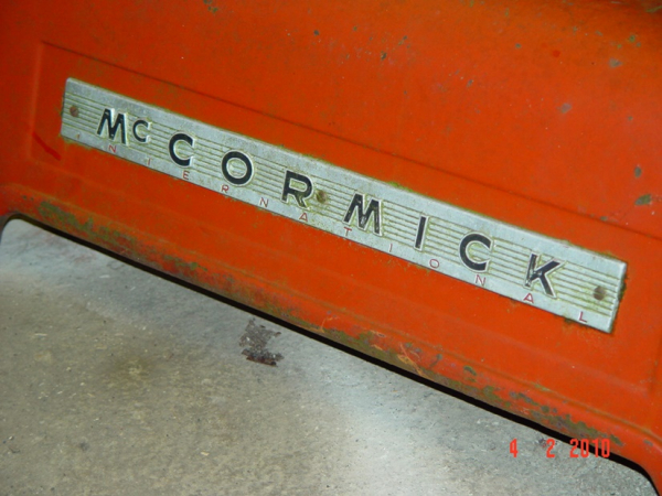 IHC D 430 McCormick Motorhaube