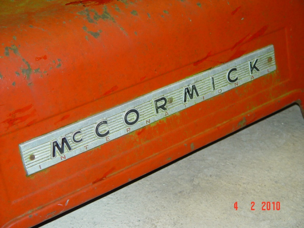 IHC D 430 McCormick engine bonnet