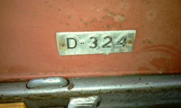 IHC D 324 Motorhaube