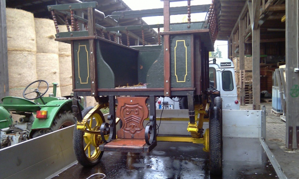 carriage with coach springs